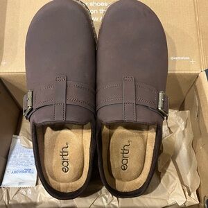 Earth ELISA3-Q Dark Brown Clogs Women’s Size 9M Round Toe NWT